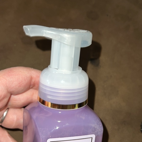 NWT B&BW Lavender Driftwood Gentle & Clean Foaming Hand Soap - Picture 2 of 4